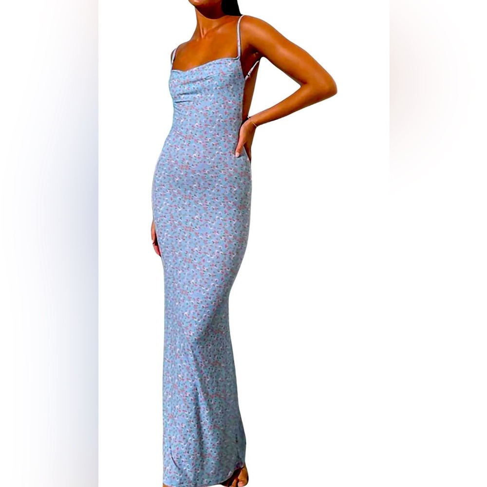 ⭐️NWOT⭐️ Floral Blue Maxi Dress